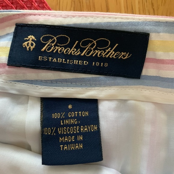 Spring has sprung in this skirt. - Picture 3 of 4